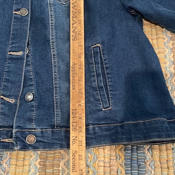 Jean jacket - Picture 8 of 9